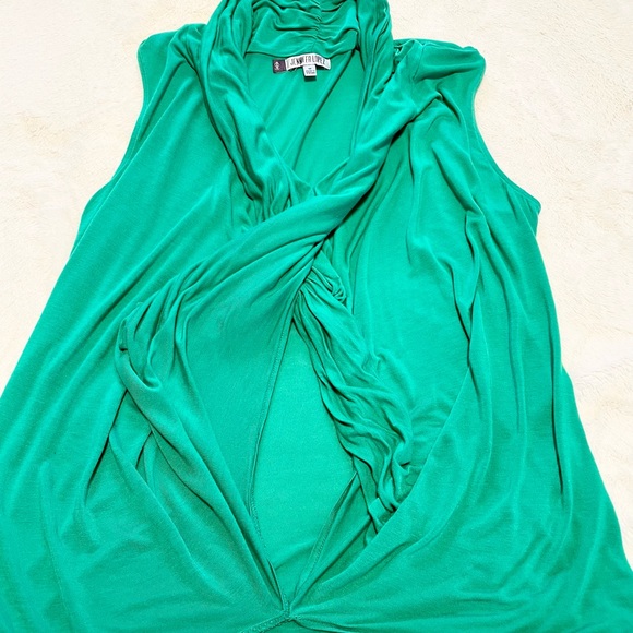 Jennifer Lopez Women’s Surplice Sleeveless Top - Picture 12 of 12